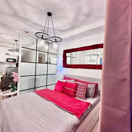 Aesthetic One Bedroom Beside Sm W Pool, Wifi And Netflix Кагаян-де-Оро Экстерьер фото