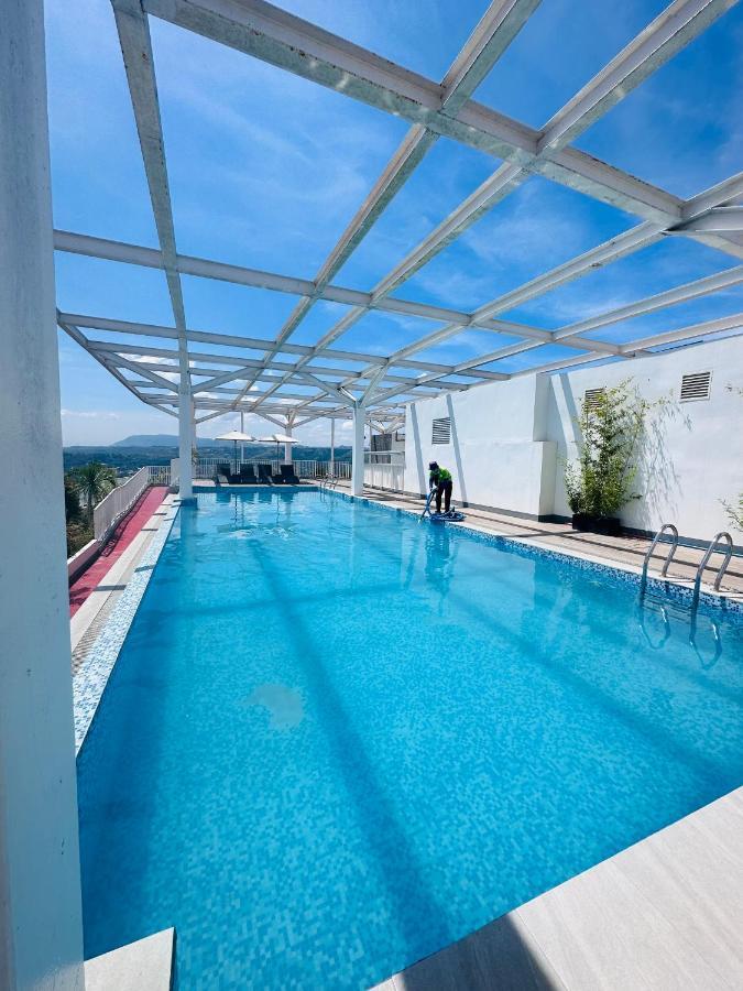Aesthetic One Bedroom Beside Sm W Pool, Wifi And Netflix Кагаян-де-Оро Экстерьер фото
