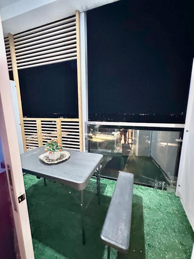 Aesthetic One Bedroom Beside Sm W Pool, Wifi And Netflix Кагаян-де-Оро Экстерьер фото