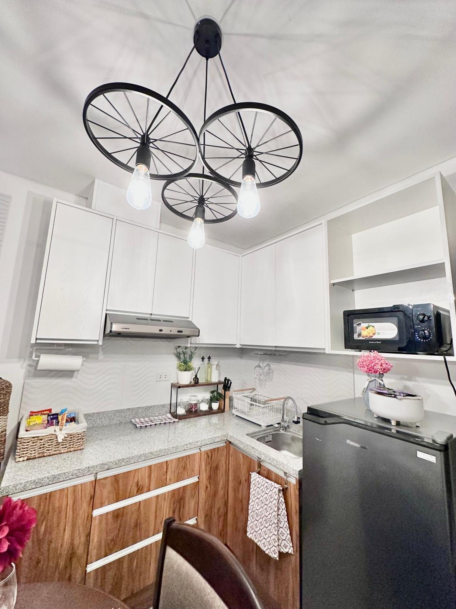 Aesthetic One Bedroom Beside Sm W Pool, Wifi And Netflix Кагаян-де-Оро Экстерьер фото