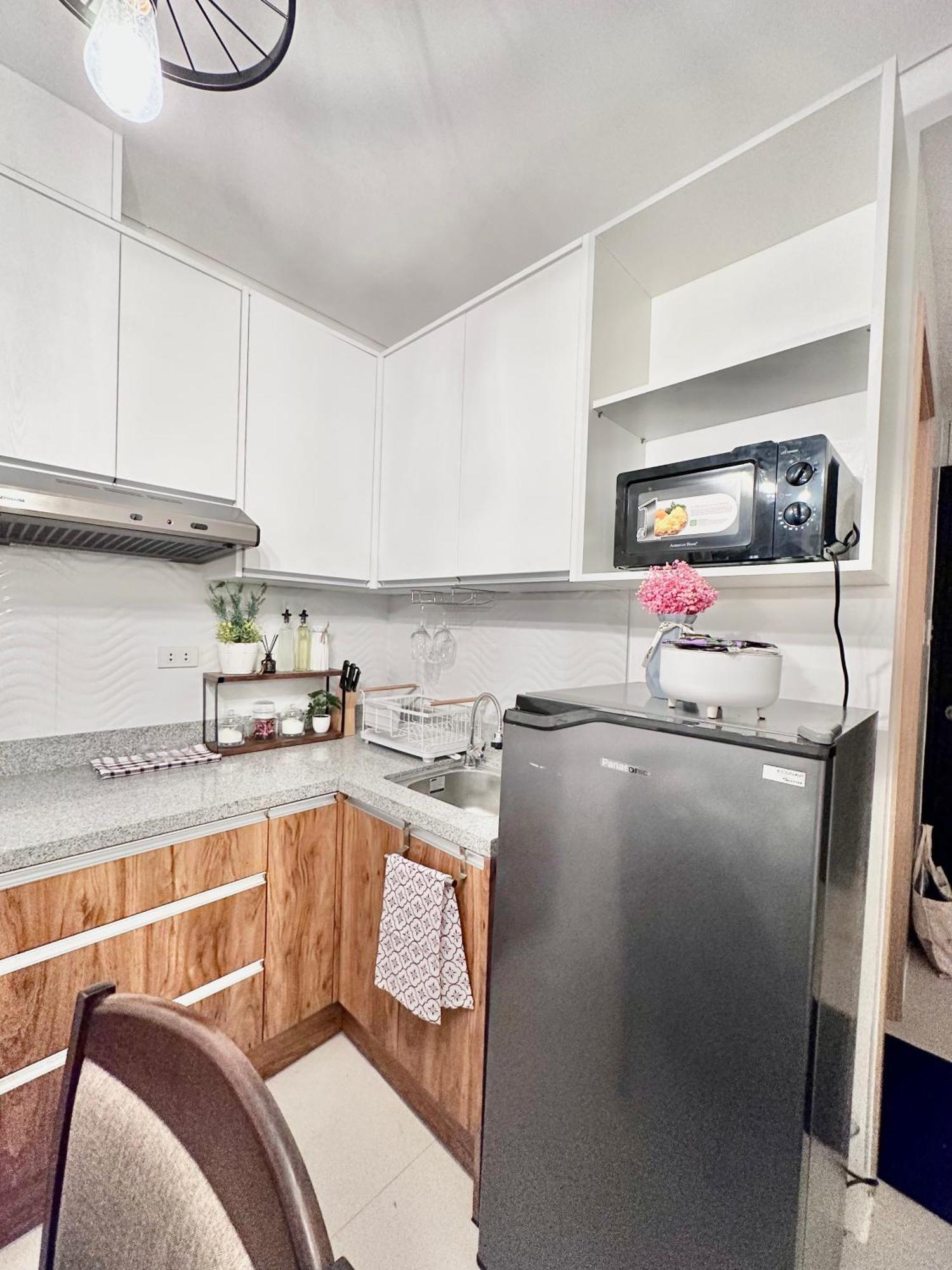 Aesthetic One Bedroom Beside Sm W Pool, Wifi And Netflix Кагаян-де-Оро Экстерьер фото