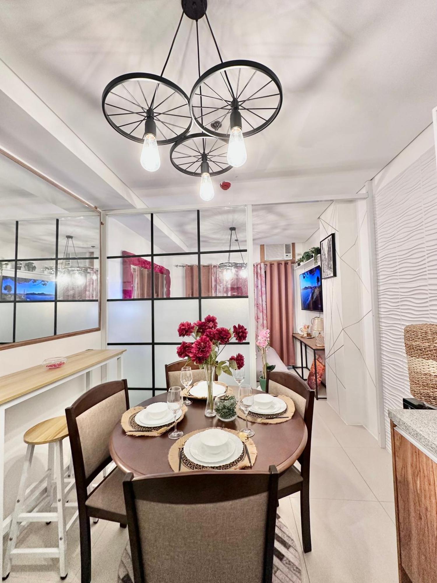 Aesthetic One Bedroom Beside Sm W Pool, Wifi And Netflix Кагаян-де-Оро Экстерьер фото
