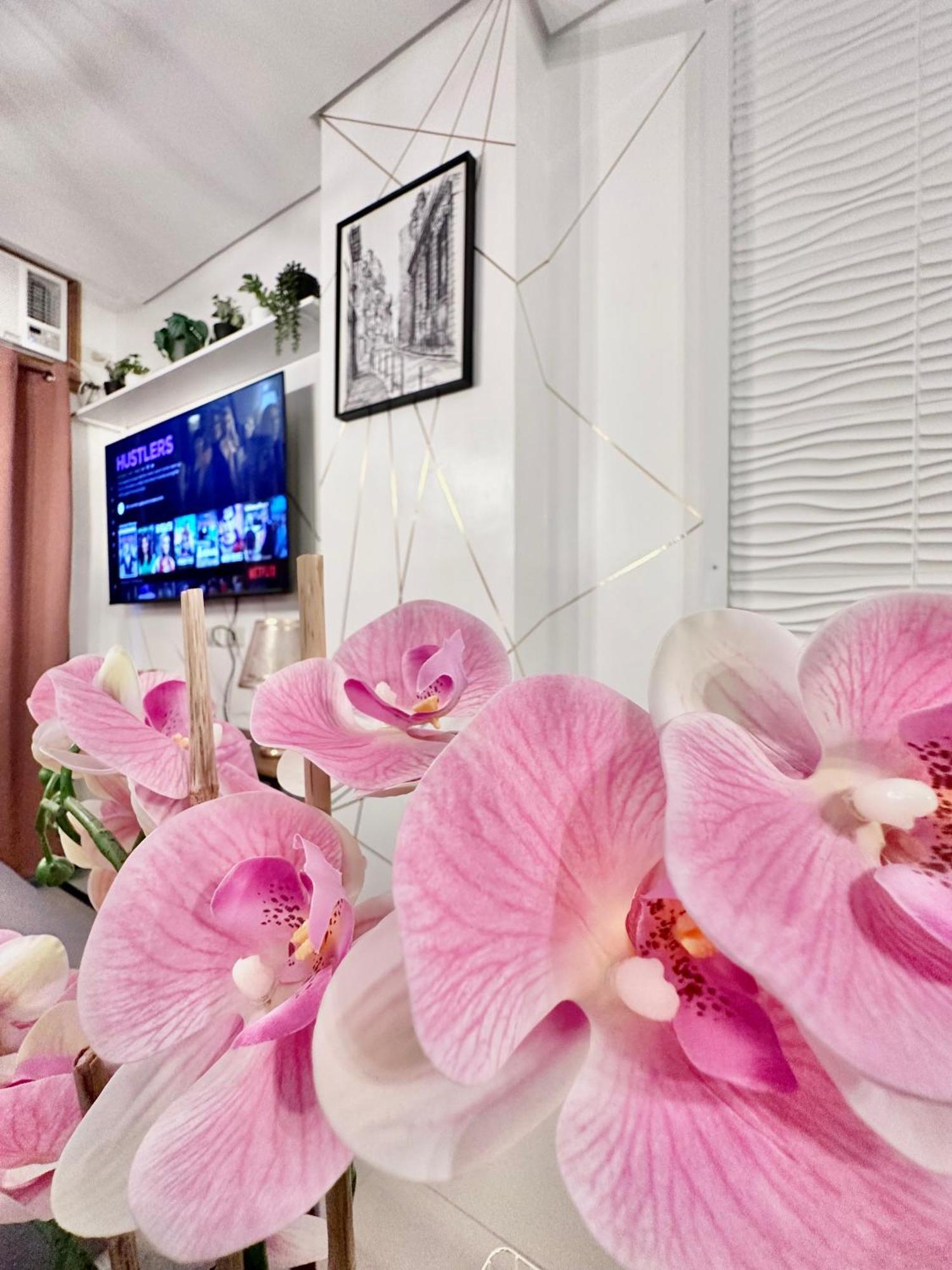 Aesthetic One Bedroom Beside Sm W Pool, Wifi And Netflix Кагаян-де-Оро Экстерьер фото